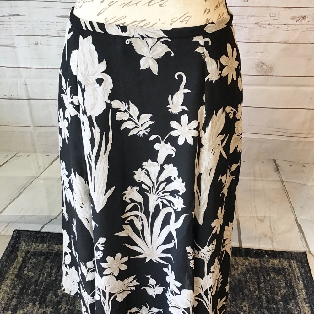 ANN TAYLOR‎ LOFT skirt floral a-line black & white sz 4 - Picture 2 of 8